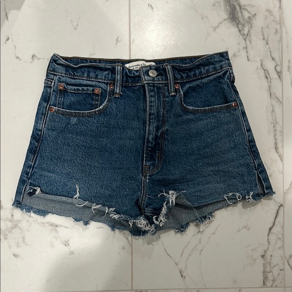 Abercrombie & Fitch Pants - Abercrombie & fitch the mom short high rise | 26